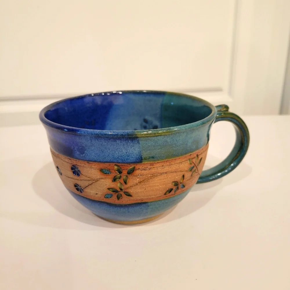 HAND MADE SOUP MUG SIGNED BY ARTIST 2012